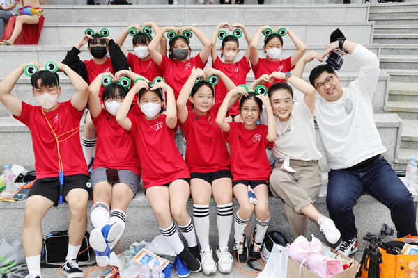 ▲ 안성맞춤 남사당 바우덕이 축제에 참여한 아이들이 웃음꽃을 피우고 있다. ⓒ 뉴스피크