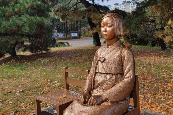 ▲ 평화의 소녀상(수원시청 앞 수원올림픽공원 소재). ⓒ 뉴스피크