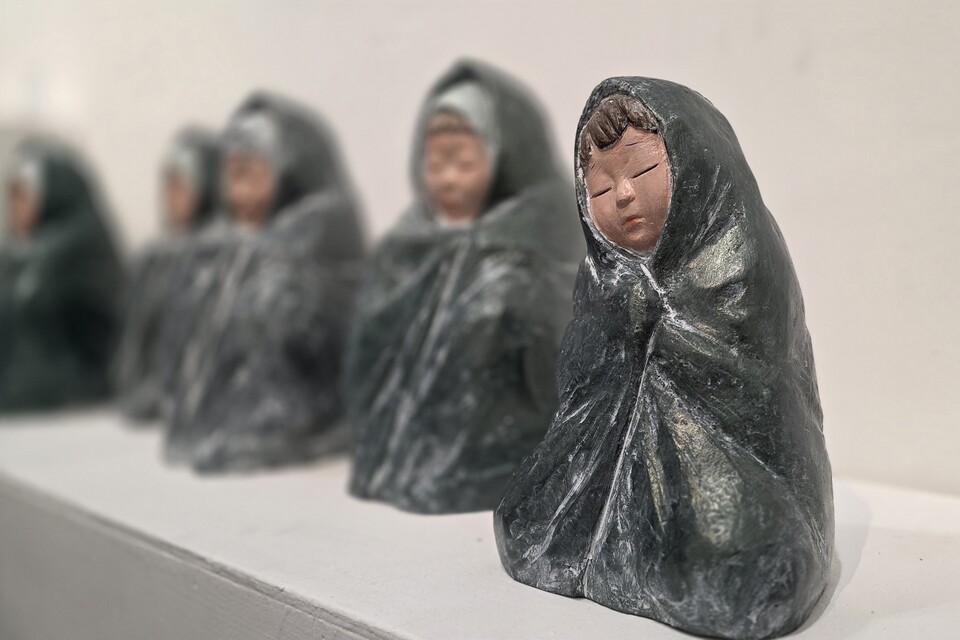 ▲ 윤석열 일당이 저지른 12.3내란 극복에 앞장선 키세스단의 활약을 묘사한 김서경 조각가의 작품 ‘Hypomonē(강인한 의지)’.