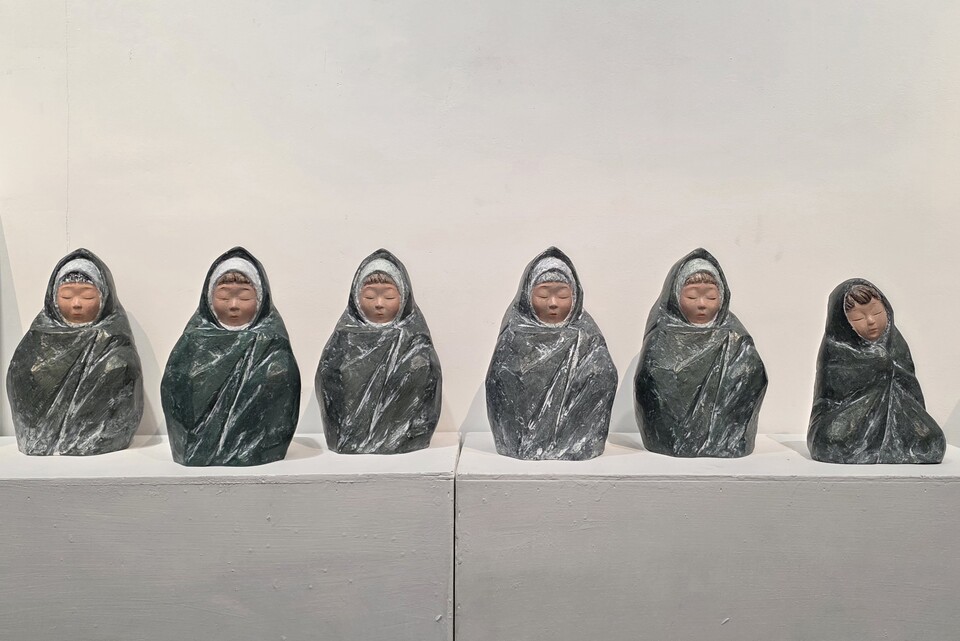 ▲ 윤석열 일당이 저지른 12.3내란 극복에 앞장선 키세스단의 활약을 묘사한 김서경 조각가의 작품 ‘Hypomonē(강인한 의지)’.