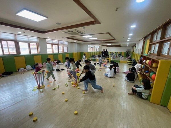 ▲ 수원시 영통구보건소가 비만 예방 프로그램 ‘건강한 돌봄놀이터’를 운영하고 있다.