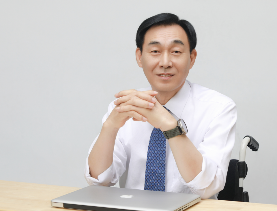 ▲ 김현덕 더불어민주당 경기도의원 비례대표 장애인ㆍ사회복지 부문 경선후보(현 한국곰두리봉사회 중앙회장). 사진 : 김현덕 후보 제공