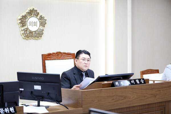 ▲ 이철승 수원특례시의회 보건복지위원장이 시민이 체감하는 복지·돌봄 정책 추진을 강조하고 있다